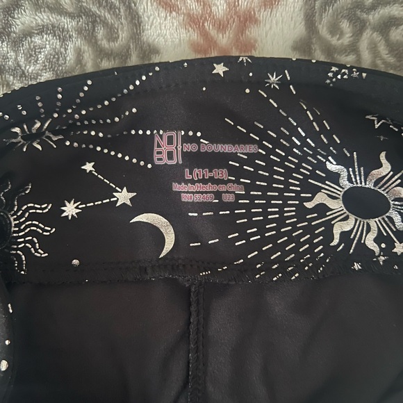 Black Galaxy Flare Leggings - Picture 6 of 6